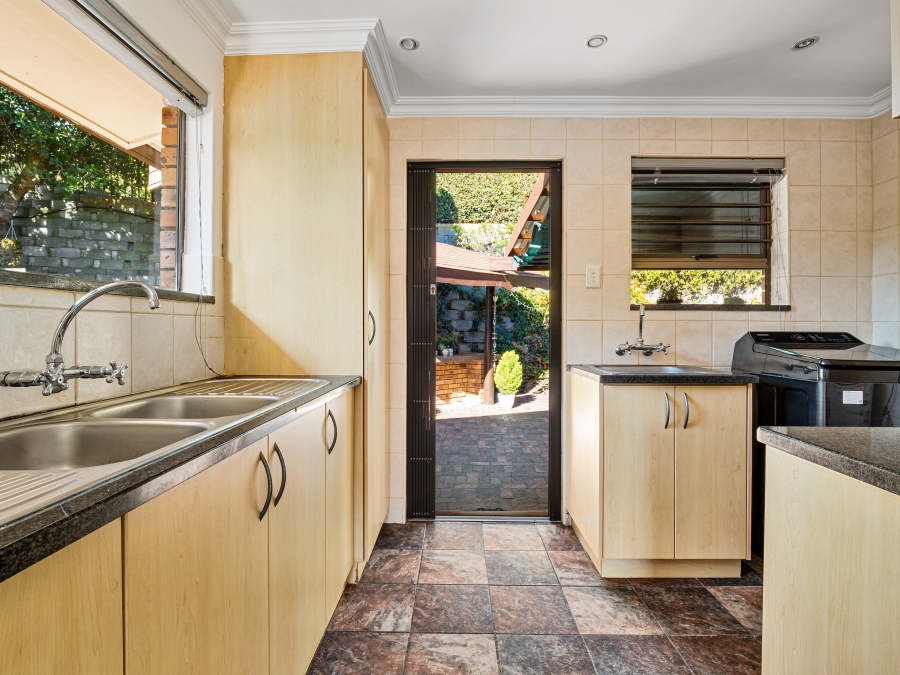 6 Bedroom Property for Sale in The Village Western Cape